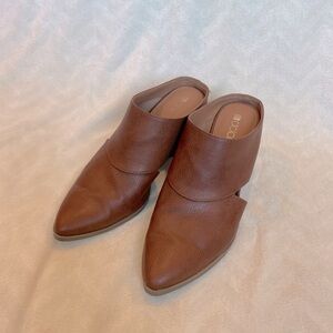 Cognac heeled mules